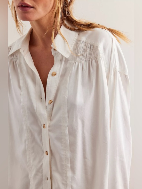 We The Free Tops - Pristine Immaculate Free People We The Free Sunday Shirt Sold Out Size: XS
